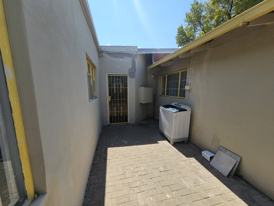 10 Bedroom Property for Sale in Brandwag Free State
